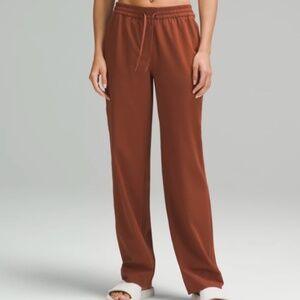 Lululemon | Straight-Leg Mid-Rise Pant Luxtreme *Regular